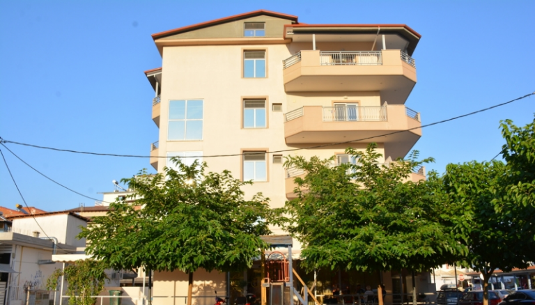 Vila Ivet, Paralija