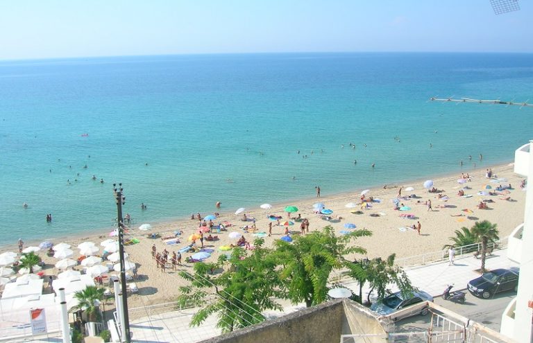 Vila Dora, Nea Kalikratia