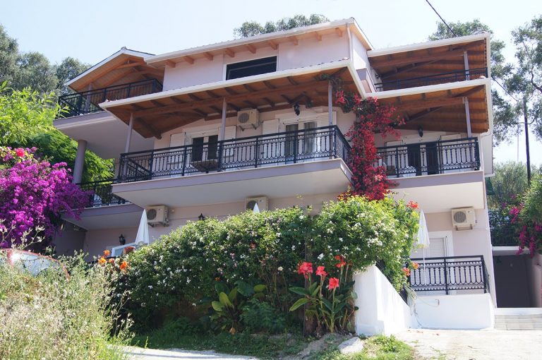 Vila Chris, Parga