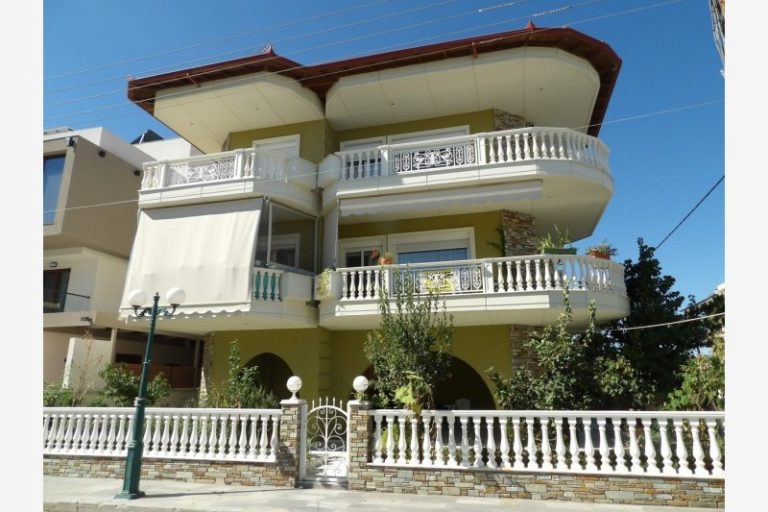 Vila Illa – Paralija
