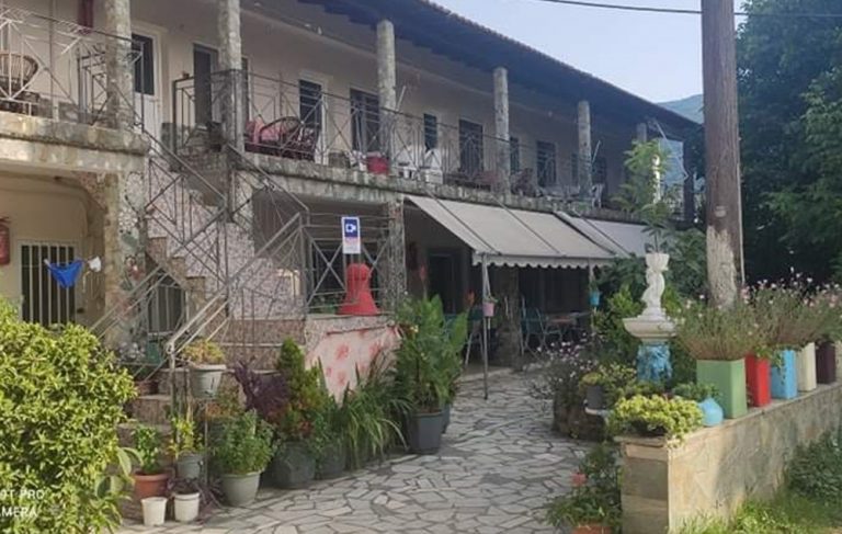 Vila Panos – Kokino Nero