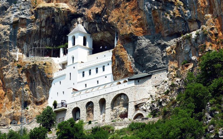 Manastir Ostrog