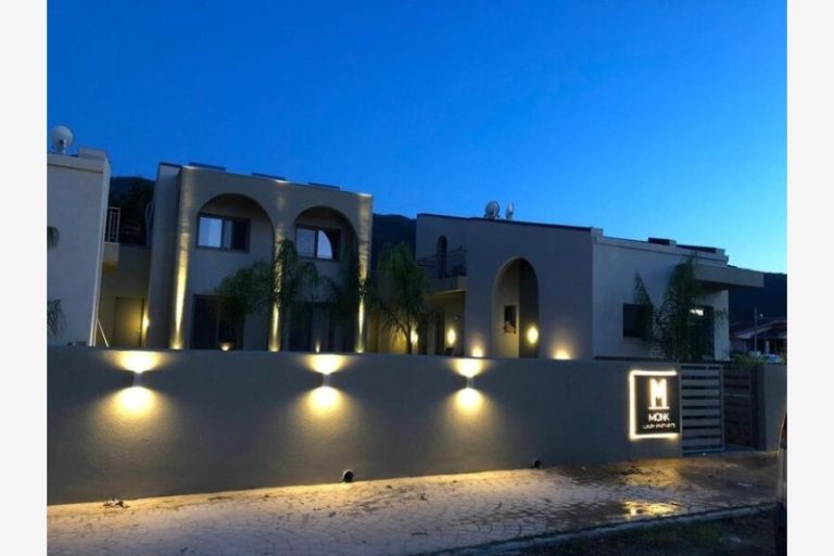 VILA MONK LUXURY